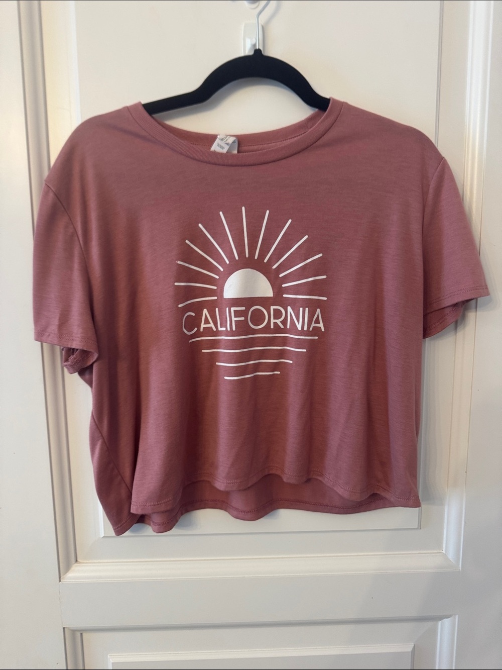 California Graphic Crop Top in Dusty Rose